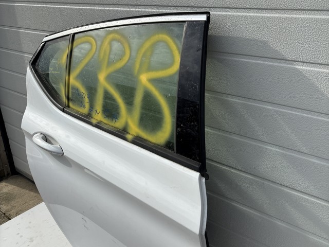 10229 Opel Astra K 2015 Ajtó Használt Jobb hátsó Fehér 