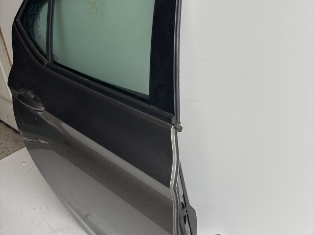 10231 Opel Astra K 2015 Ajtó Használt Jobb hátsó Szürke 