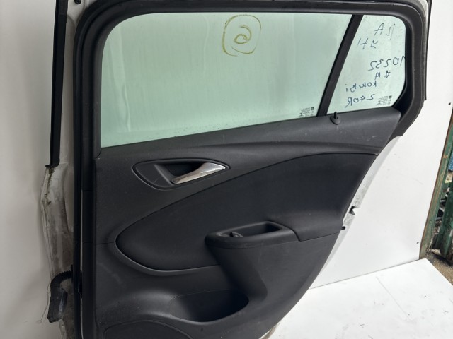 10232 Opel Astra K 2015 Ajtó Használt Jobb hátsó Fehér Z40r