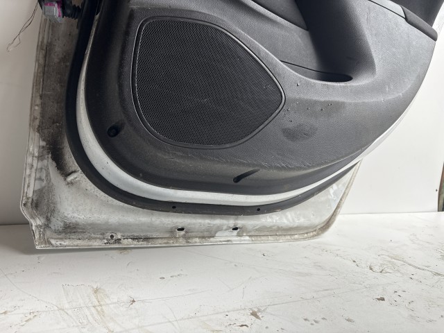 10232 Opel Astra K 2015 Ajtó Használt Jobb hátsó Fehér Z40r