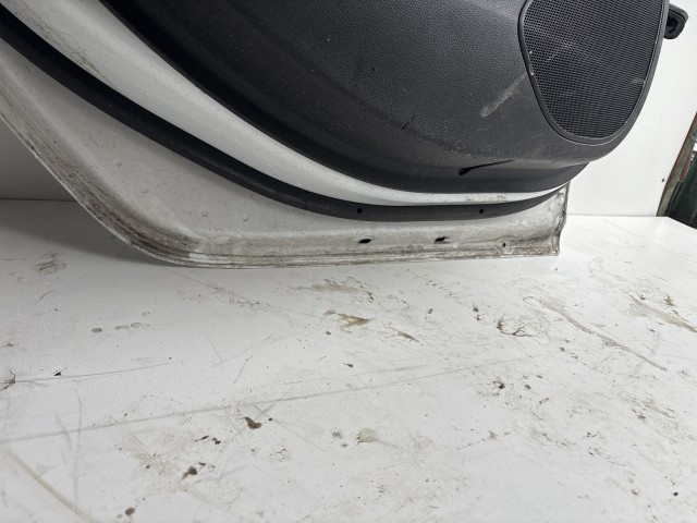 10233 Opel Astra K 2015 Ajtó Használt Bal hátsó Fehér Z40r