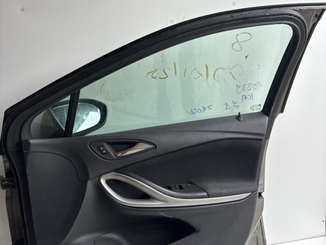 10239 Opel Astra K 2015 Ajtó Használt Jobb első Grafit Z40w