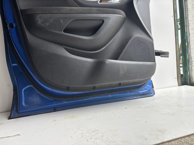 10242 Opel Mokka 2012 Ajtó Használt Bal első Kék sérült 