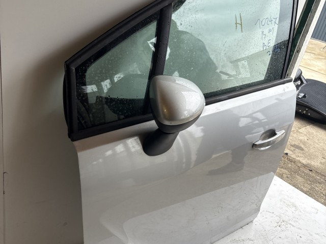 10247 Opel Meriva B 2010-2017 Ajtó Használt Bal első Ezüst Z176