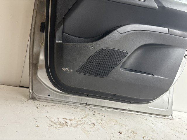 10249 Opel Meriva B 2010-2017 Ajtó Használt Jobb első Ezüst Z176
