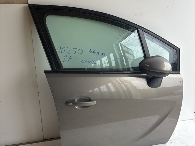 10250 Opel Meriva B 2010-2017 Ajtó Használt Jobb első Ezüst Z40w