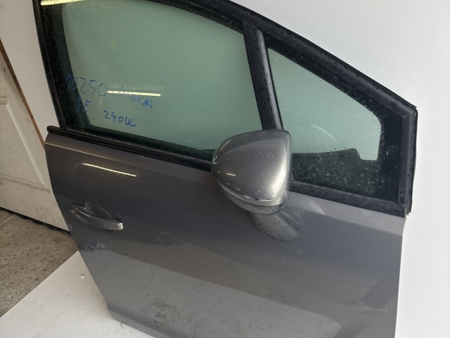 10250 Opel Meriva B 2010-2017 Ajtó Használt Jobb első Ezüst Z40w