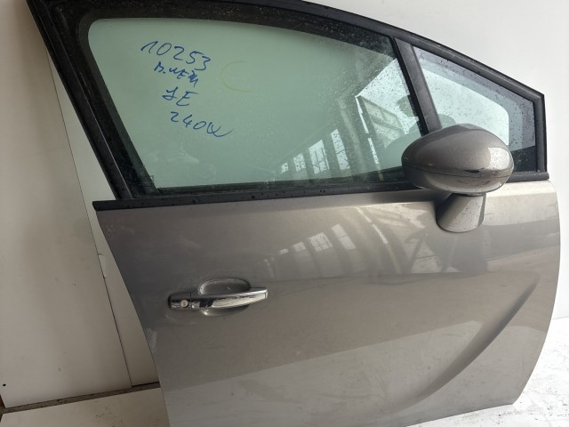 10253 Opel Meriva B 2010-2017 Ajtó Használt Jobb első Ezüst Z40w