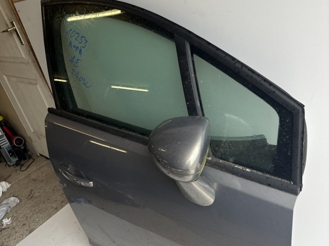 10253 Opel Meriva B 2010-2017 Ajtó Használt Jobb első Ezüst Z40w