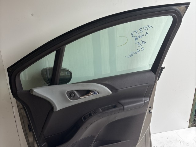 10253 Opel Meriva B 2010-2017 Ajtó Használt Jobb első Ezüst Z40w