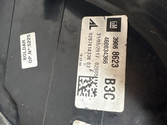 10270 Opel Corsa E 2014- 2014 Lámpa , Fényszóró Használt Bal első 