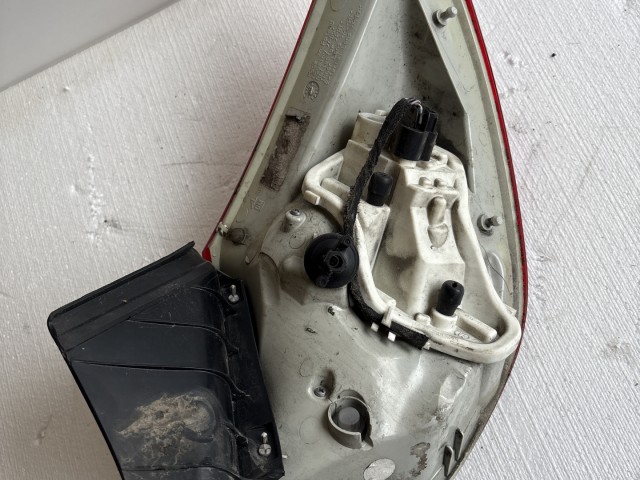 10275 Opel Astra J 2009-2015 Lámpa , Fényszóró Használt Bal hátsó