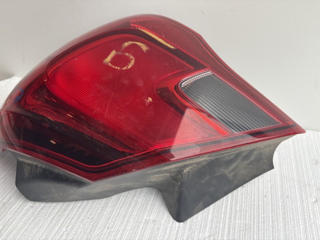 10276 Opel Corsa E 2014- 2014 Lámpa , Fényszóró Használt  Jobb hátsó