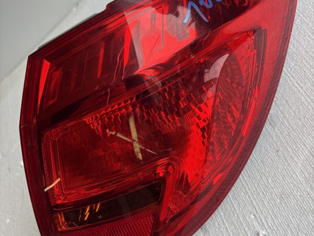 10284 Opel Meriva B 2010-2017 Lámpa , Fényszóró Használt  Jobb hátsó