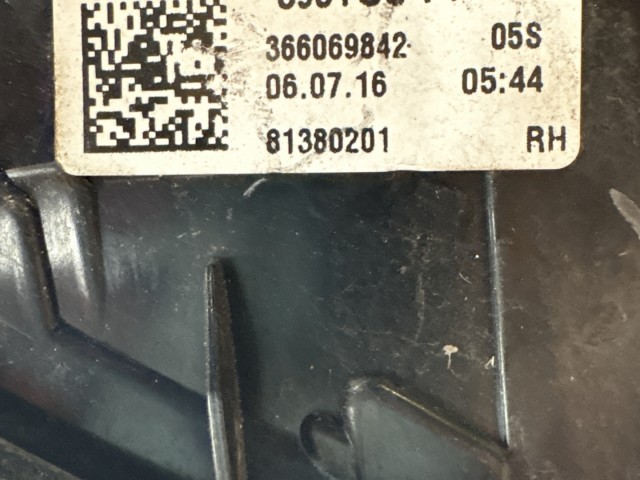 10292 Opel Astra K 2015 Lámpa , Fényszóró Használt  Jobb hátsó