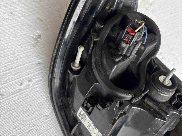 10291 Opel Astra K 2015 Lámpa , Fényszóró Használt  Jobb hátsó