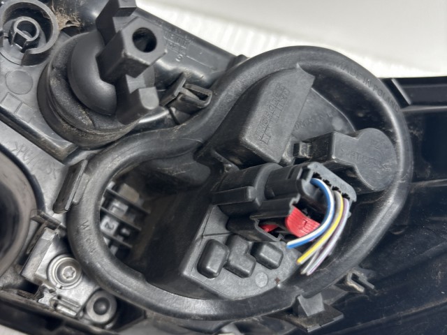 10288 Opel Astra K 2015 Lámpa , Fényszóró Használt Bal hátsó