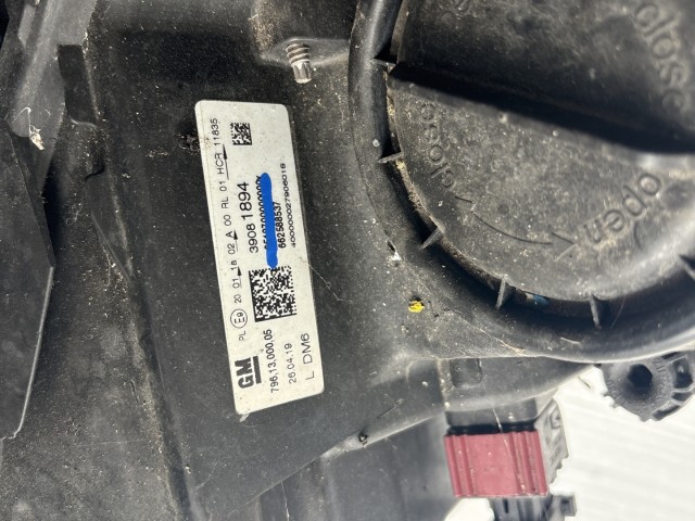 10297 Opel Astra K 2015 Lámpa , Fényszóró Használt Bal első 