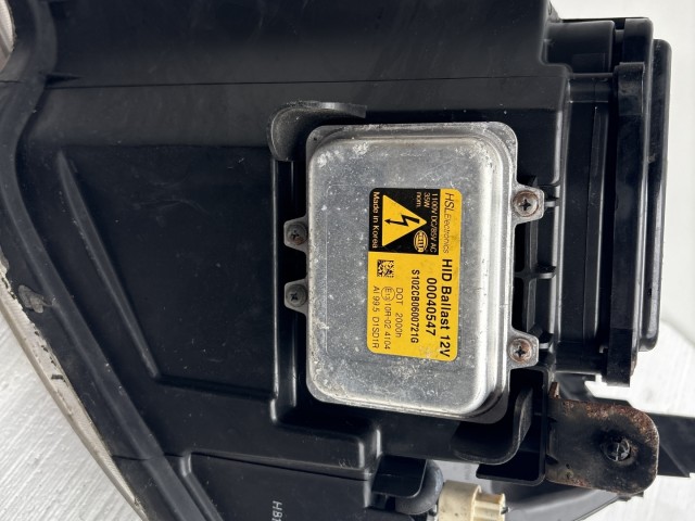 10301 Opel Antara 2006-2015 Lámpa , Fényszóró Használt Xenon Jobb első