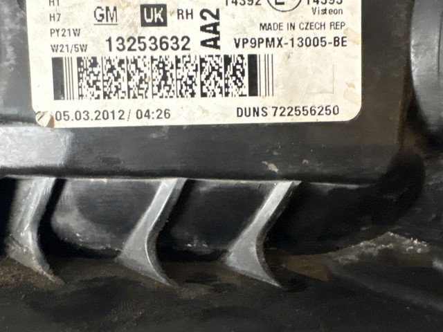 10308 Opel Meriva B 2010-2017 Lámpa , Fényszóró Használt Jobb első
