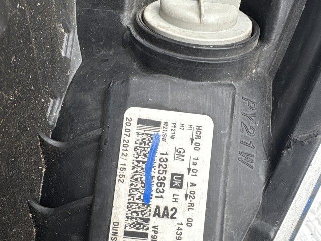 10305 Opel Meriva B 2010-2017 Lámpa , Fényszóró Használt Bal első 