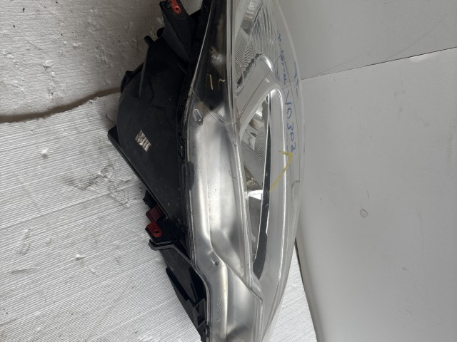 10309 Opel Meriva B 2010-2017 Lámpa , Fényszóró Használt Jobb első