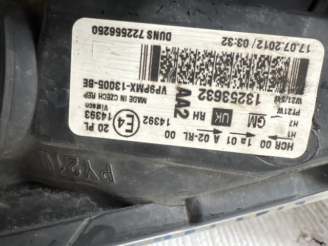 10309 Opel Meriva B 2010-2017 Lámpa , Fényszóró Használt Jobb első