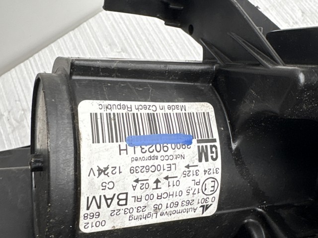 10302 Opel Zafira C 2011 Lámpa , Fényszóró Használt Bal első 