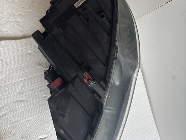 10311 Opel Meriva B 2014-2017 Lámpa , Fényszóró Használt Jobb első