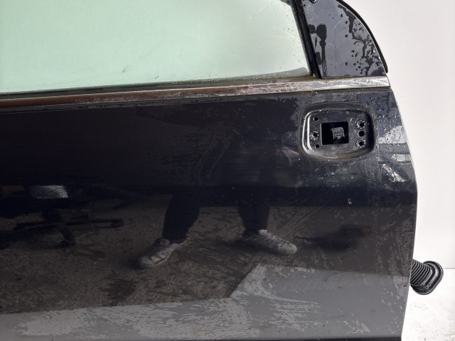 10362 Opel Antara 2006-2015 Ajtó Használt Jobb első Fekete Z22c