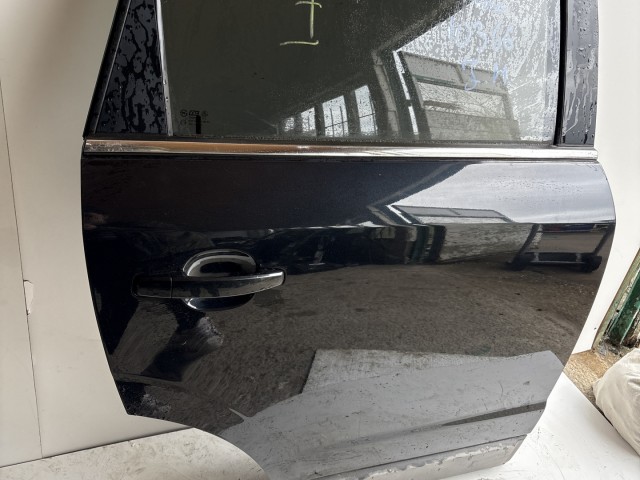 10366 Opel Antara 2006-2015 Ajtó Használt Jobb hátsó Fekete Z22c