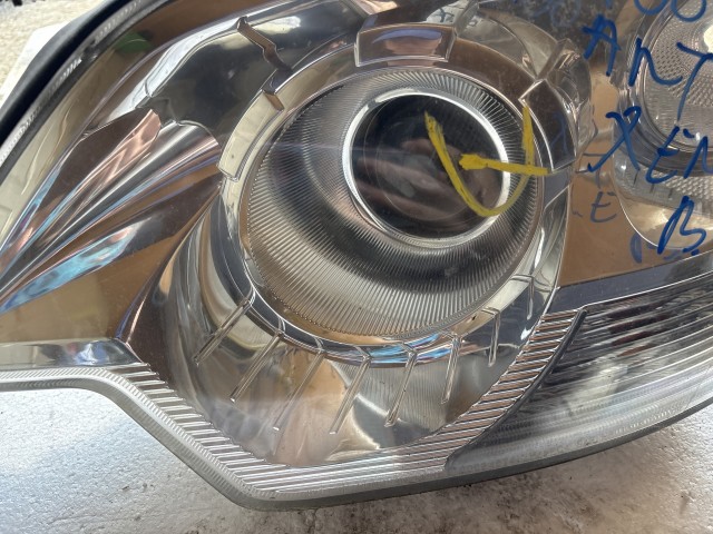 10488 Opel Antara 2006-2015 Lámpa , Fényszóró Használt Xenon Bal első 