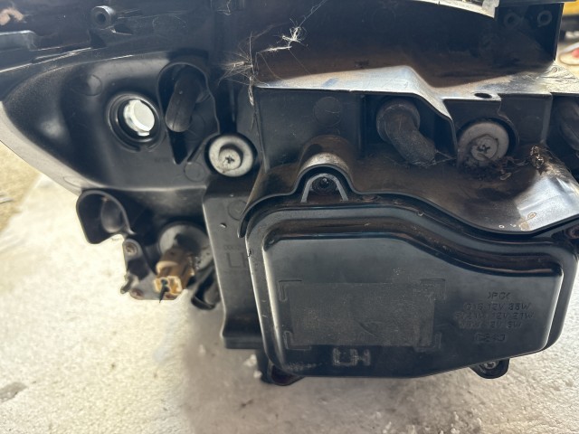 10488 Opel Antara 2006-2015 Lámpa , Fényszóró Használt Xenon Bal első 