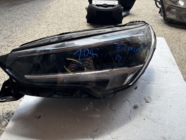 10495 Opel Corsa f 2020 Angol Fényszóró Használt Bal első 