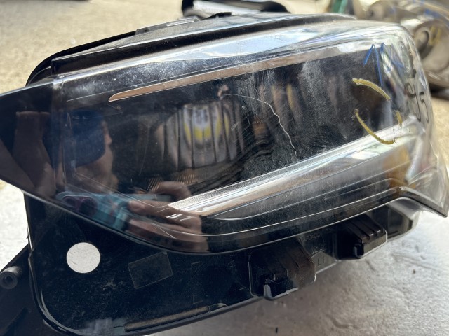 10495 Opel Corsa f 2020 Angol Fényszóró Használt Bal első 