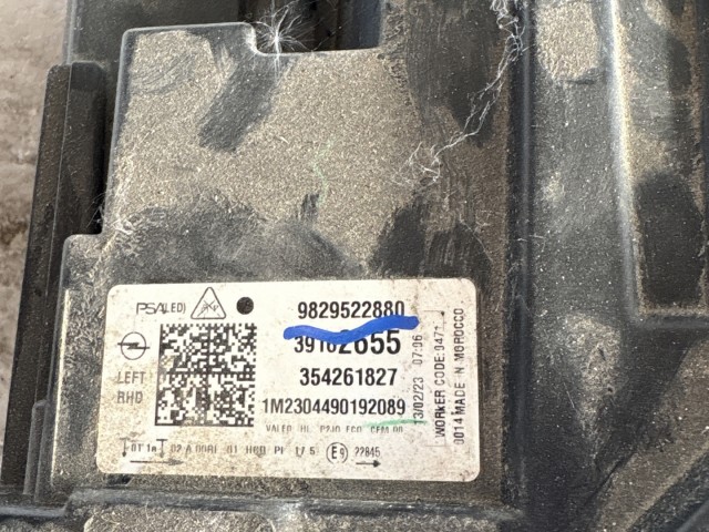 10495 Opel Corsa f 2020 Angol Fényszóró Használt Bal első 
