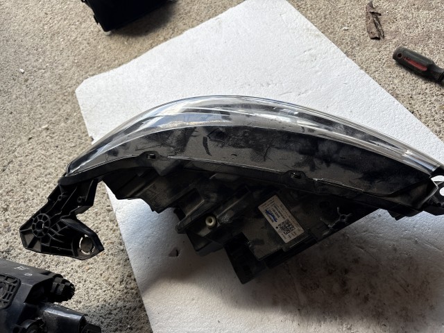10495 Opel Corsa f 2020 Angol Fényszóró Használt Bal első 