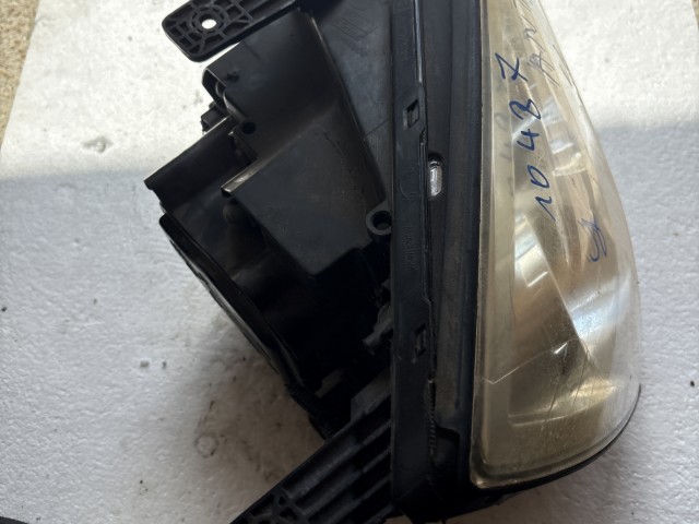10487 Opel Antara 2006-2015 Angol Fényszóró Használt Xenon Jobb első
