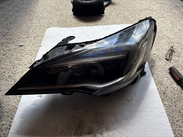 10489 Opel Astra K 2015 Angol Fényszóró Használt Bal első 
