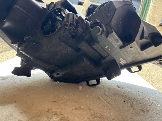 10489 Opel Astra K 2015 Angol Fényszóró Használt Bal első 