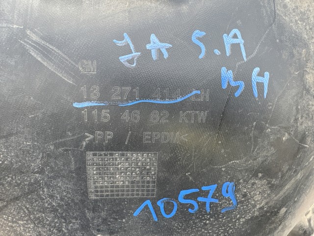 Opel Astra J 2009-2015 Kerékjárati dobbetét Használt bal hátsó 