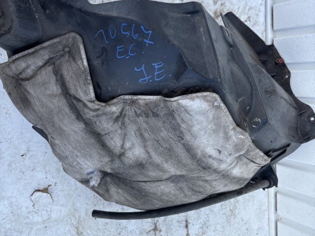 Opel Corsa E 2014- 2014-2019 Kerékjárati dobbetét Használt jobb első 