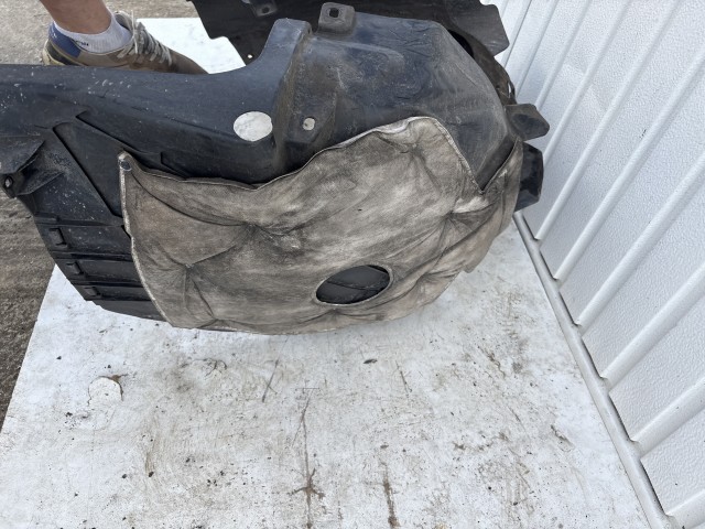 Opel Corsa E 2014- 2014-2019 Kerékjárati dobbetét Használt bal első 