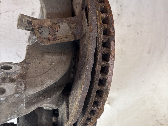 Opel Antara 2006-2015 Csonkállvány,kerékagy Használt Van Abs Nagy fékes Alu Bal első