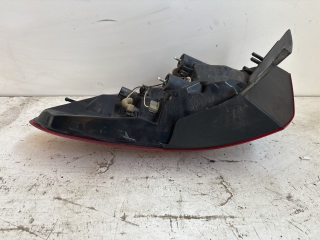 11173 Opel Astra J kombi 2009-2015 Lámpa sötétitett Bal hátsó