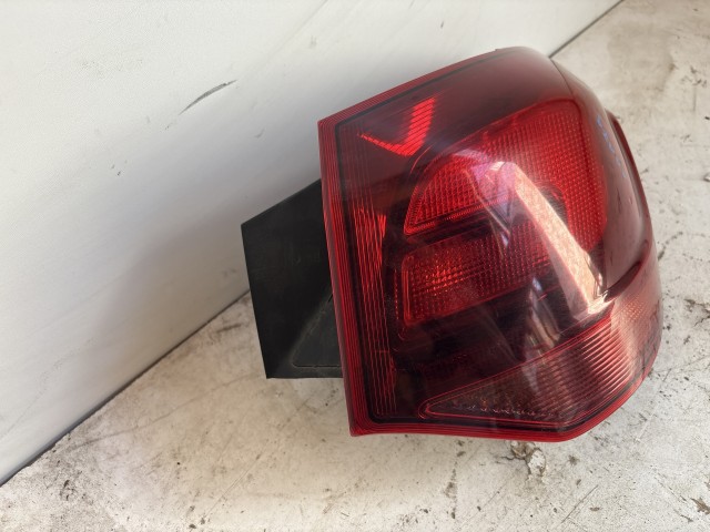 11174 Opel Astra J kombi 2009-2015 Lámpa sötétitett  Jobb hátsó