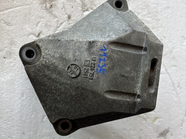 Opel Meriva B 2010-2017 motortartó bak