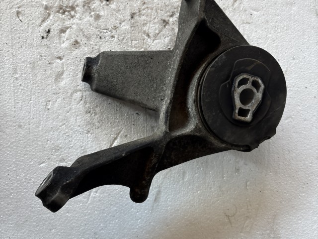 Opel Antara 2006-2015 motortartó bak