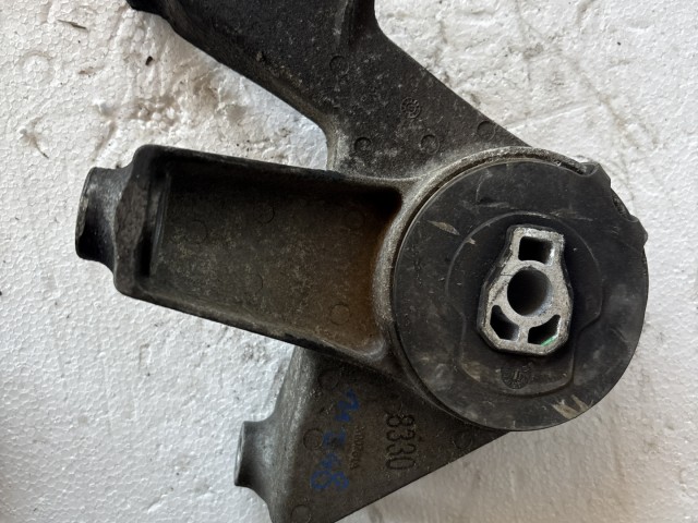 Opel Antara 2006-2015 motortartó bak