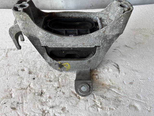 Opel Astra J 2009-2015 motortartó bak 1.6 cdti
